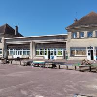 Le bâtiment principal avec les 5 classes